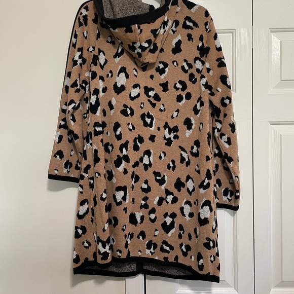 Chico's Animal Print Hooded Close Front Cardigan Duster Size 3 or XL 16 - Picture 5 of 8